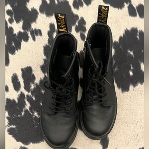 Dr. Martens Black Leather Women’s size 5 Boots
